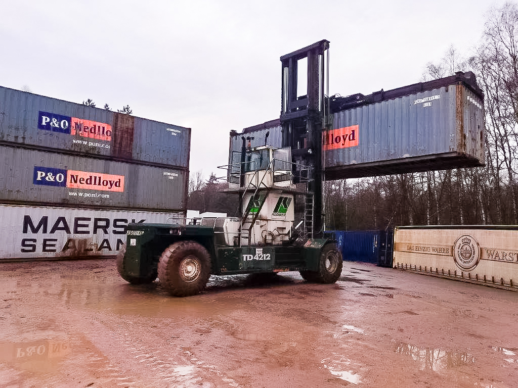 Seecontainer Stapler in unserem Lager